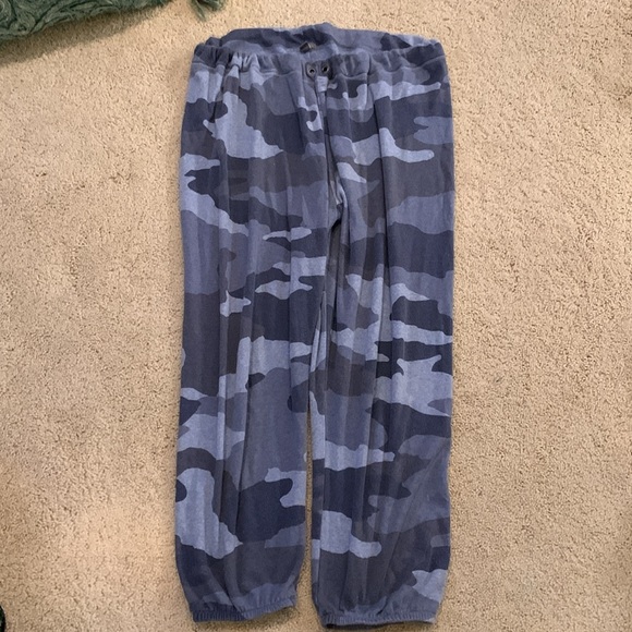 Blue camouflage Aerie Capri joggers - Picture 5 of 7